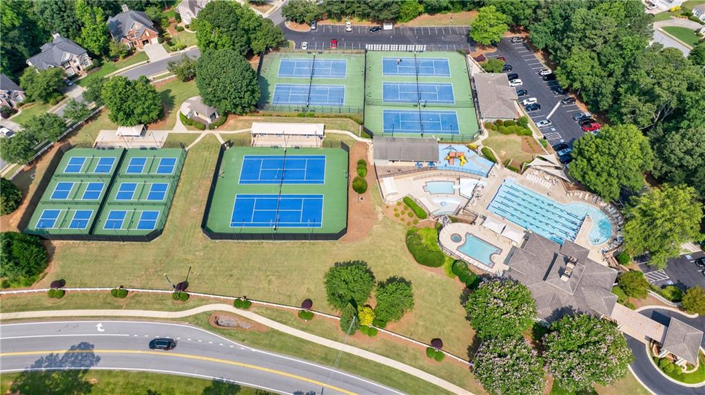 802 Pathview Court