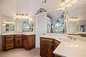 802 Pathview Court