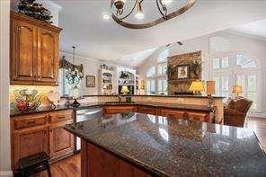 802 Pathview Court