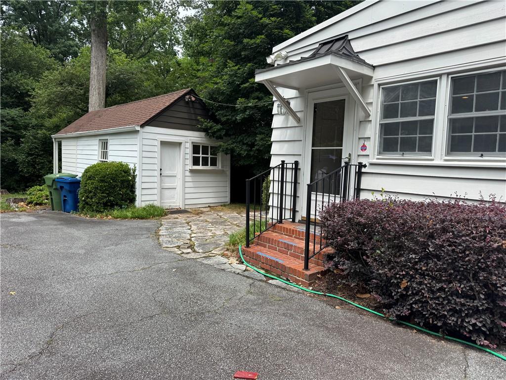 3648 Kingsboro Road NE
