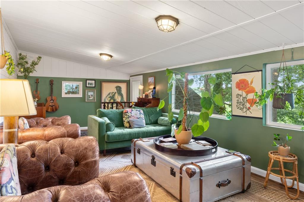 361 Lofton Road NW