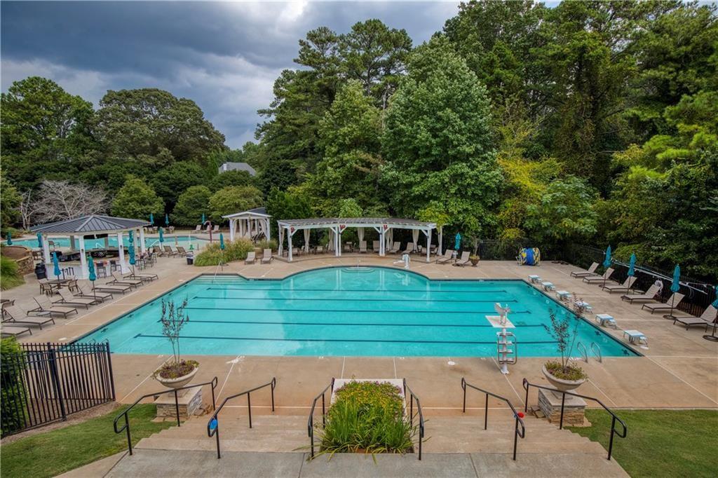 711 Hallbrook Court