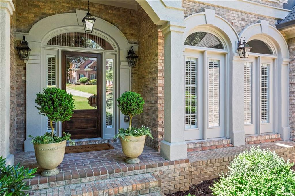 711 Hallbrook Court
