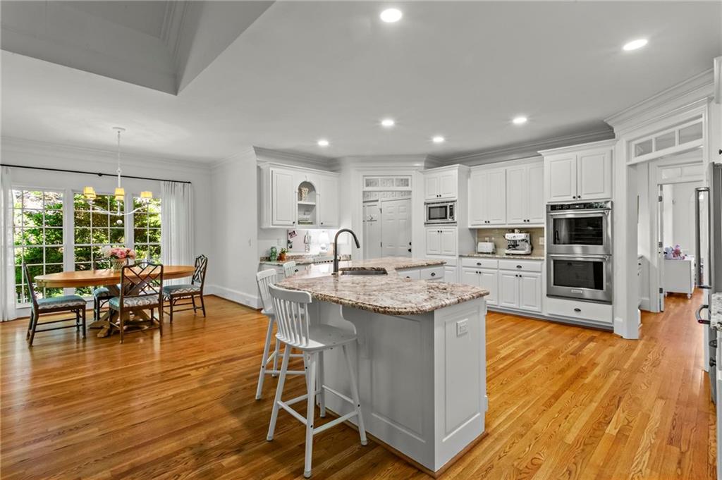 711 Hallbrook Court