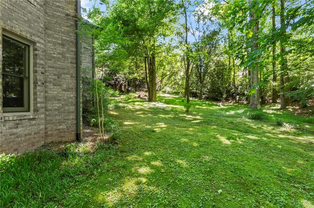 711 Hallbrook Court