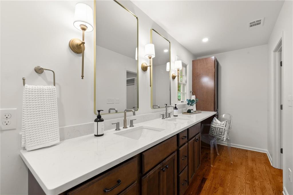 2798 Brookcliff Landing