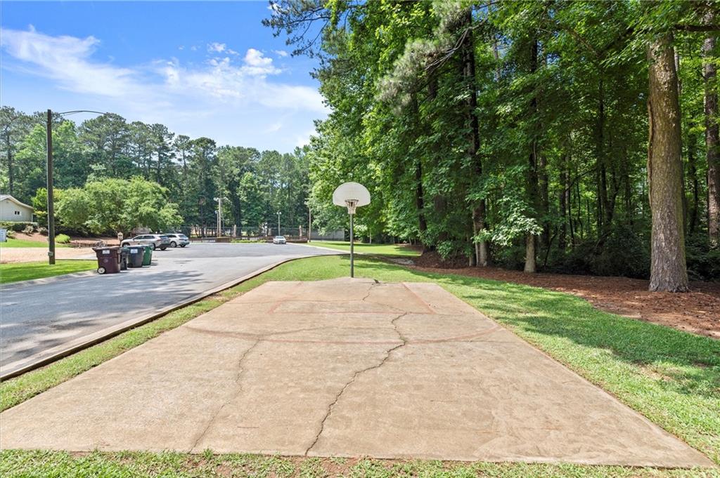 2798 Brookcliff Landing