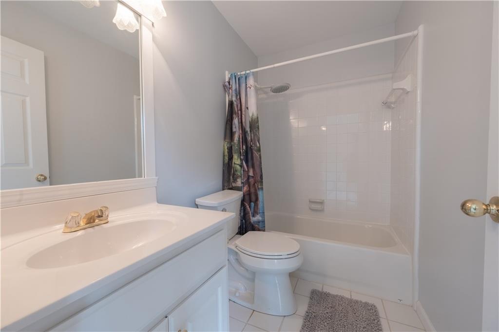 1073 Towne Lake Hills E