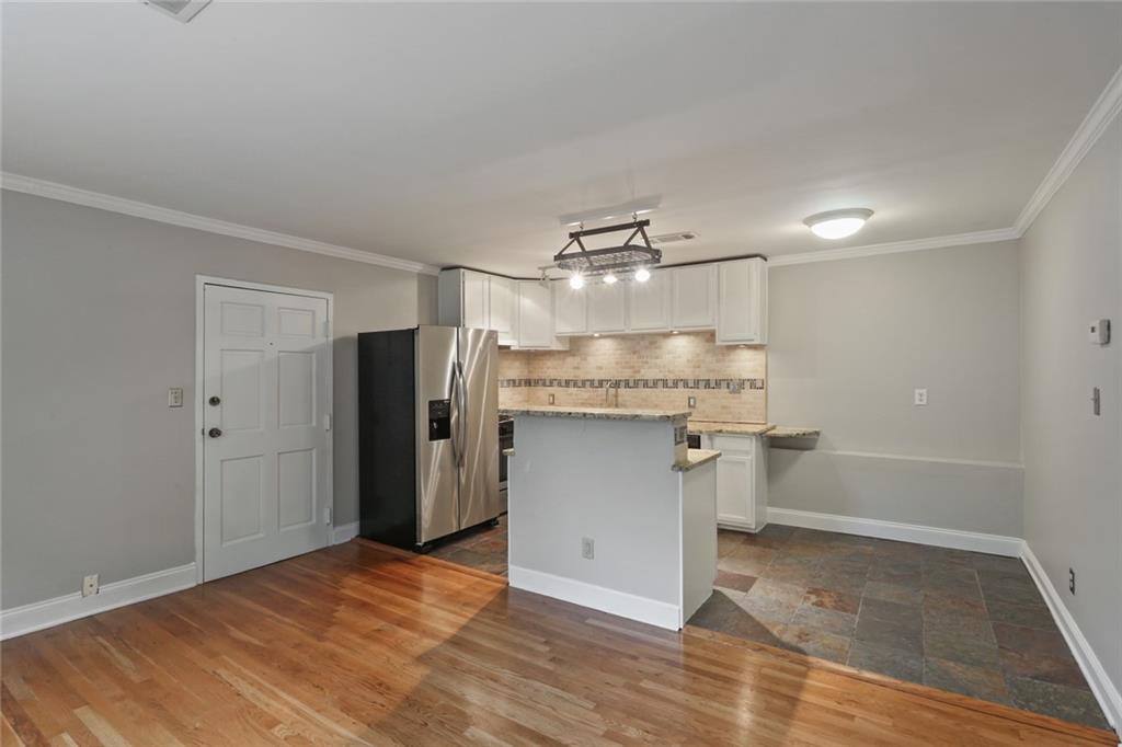 880 Glendale Terrace NE Unit 5