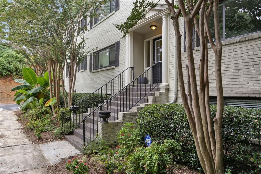 880 Glendale Terrace NE Unit 5
