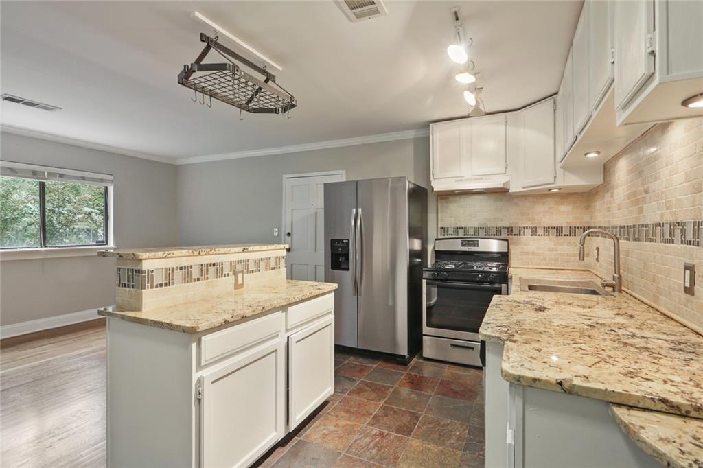 880 Glendale Terrace NE Unit 5
