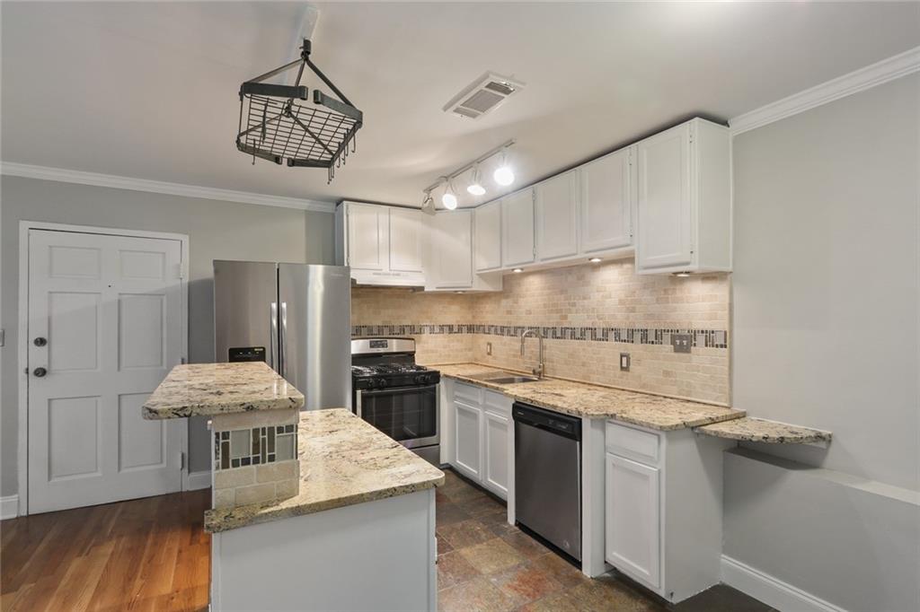 880 Glendale Terrace NE Unit 5