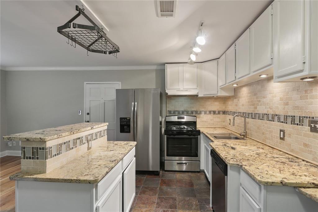 880 Glendale Terrace NE Unit 5