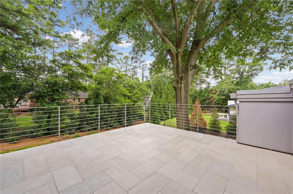 2223 Meadowvale Drive NE