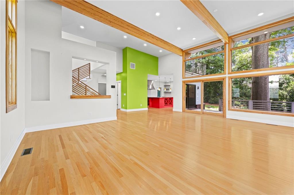 2223 Meadowvale Drive NE