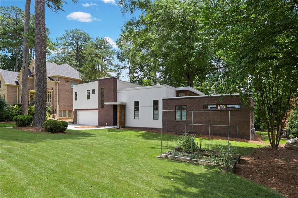 2223 Meadowvale Drive NE
