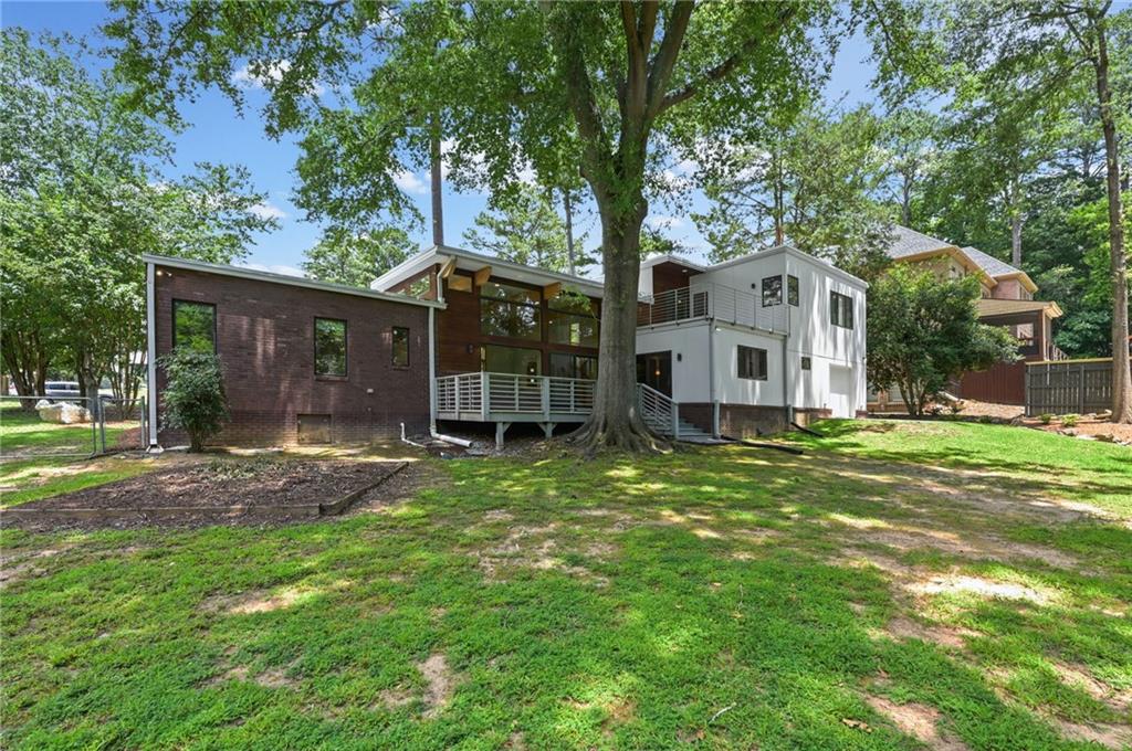 2223 Meadowvale Drive NE