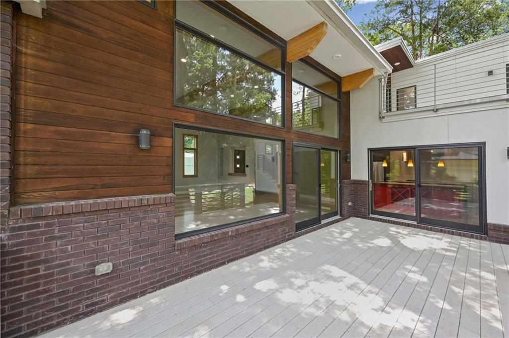 2223 Meadowvale Drive NE