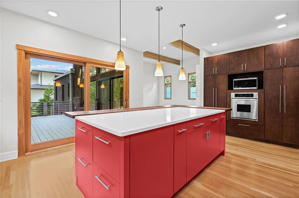 2223 Meadowvale Drive NE