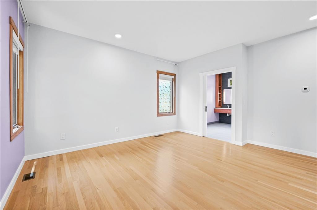 2223 Meadowvale Drive NE