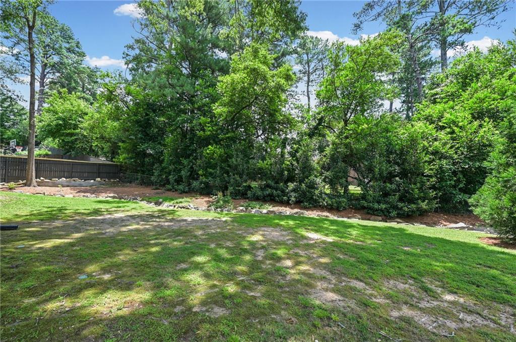 2223 Meadowvale Drive NE