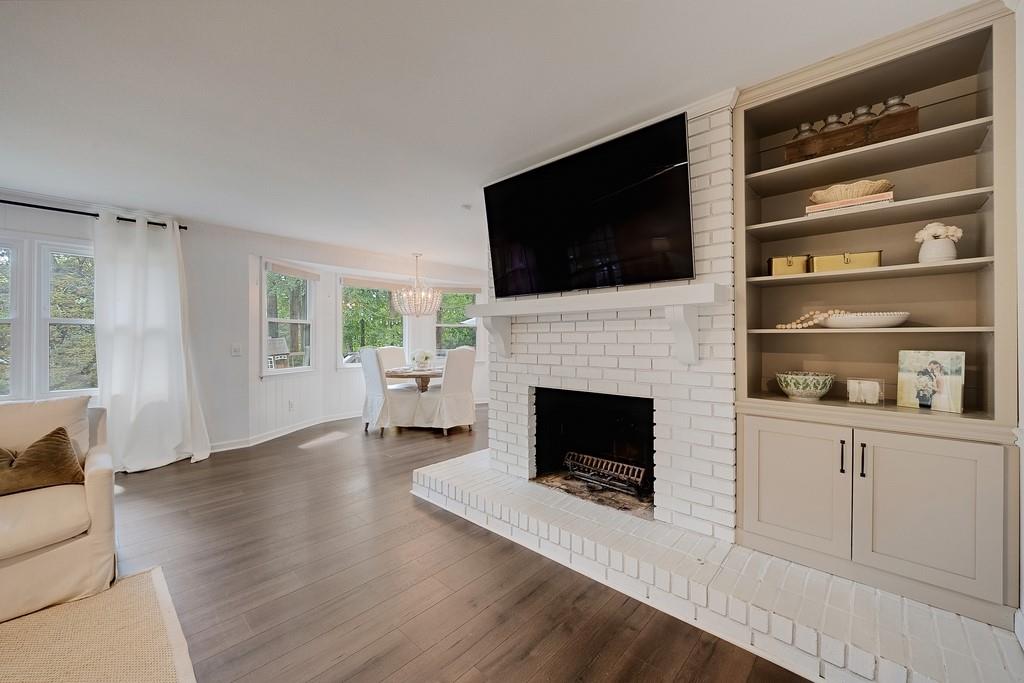 240 E Valley Drive