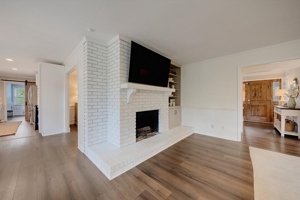 240 E Valley Drive