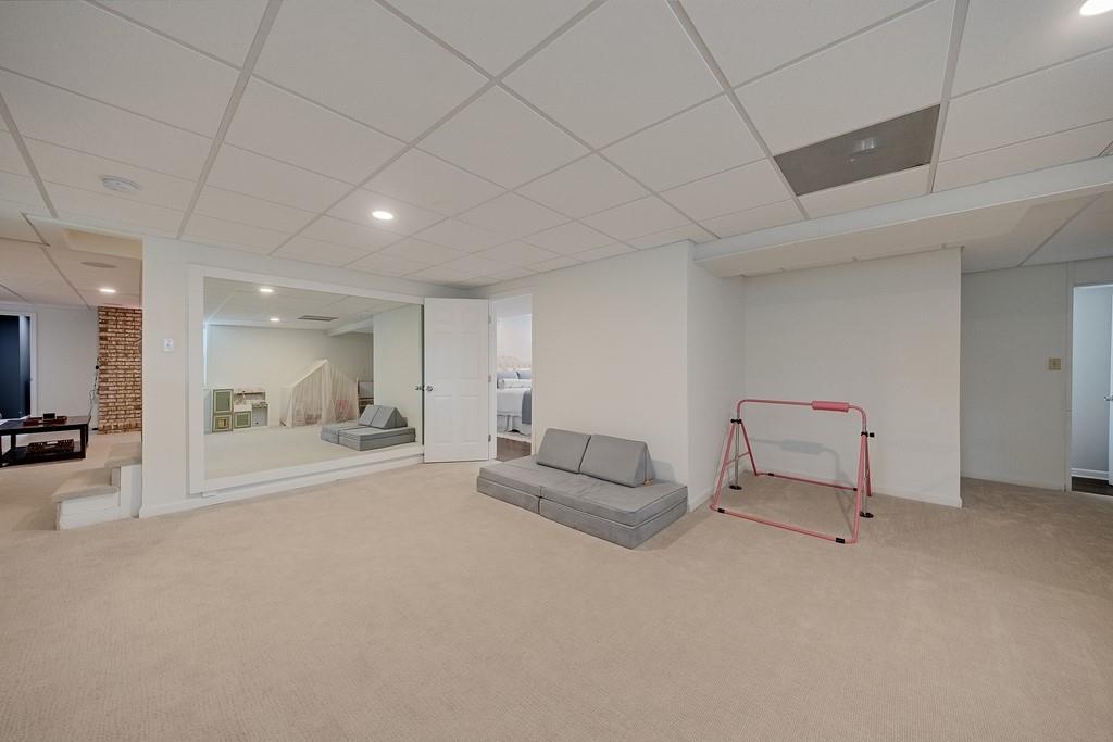 240 E Valley Drive