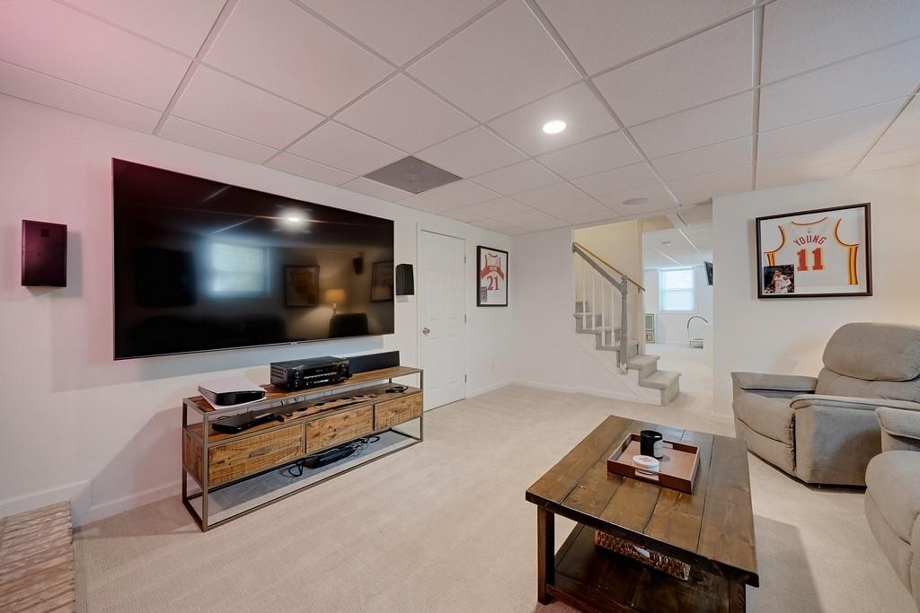 240 E Valley Drive