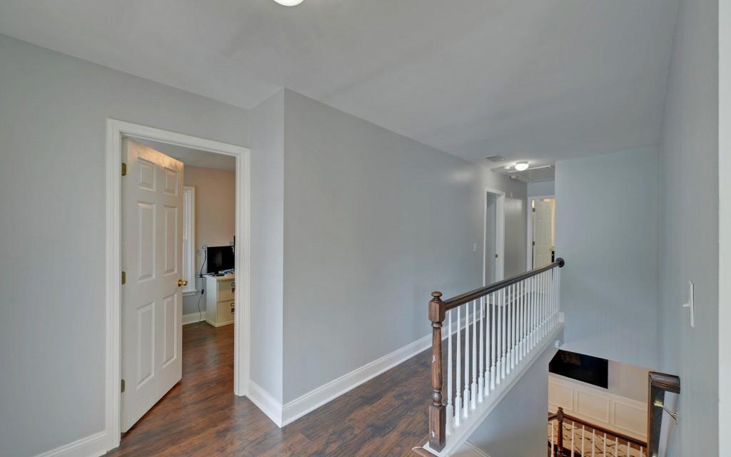 812 Flagstone Lane SE
