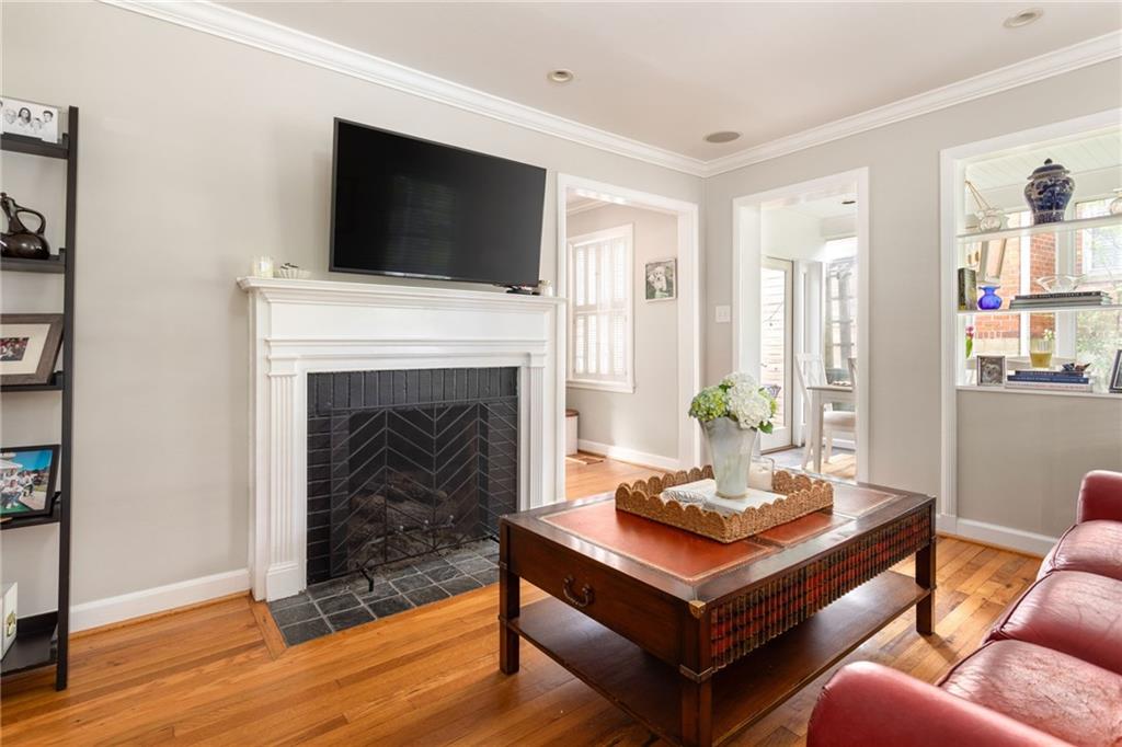 374 Lofton Road NW