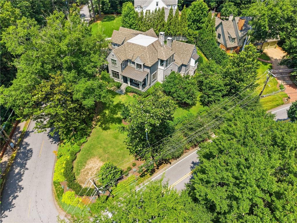 4384 Powers Ferry Road NW