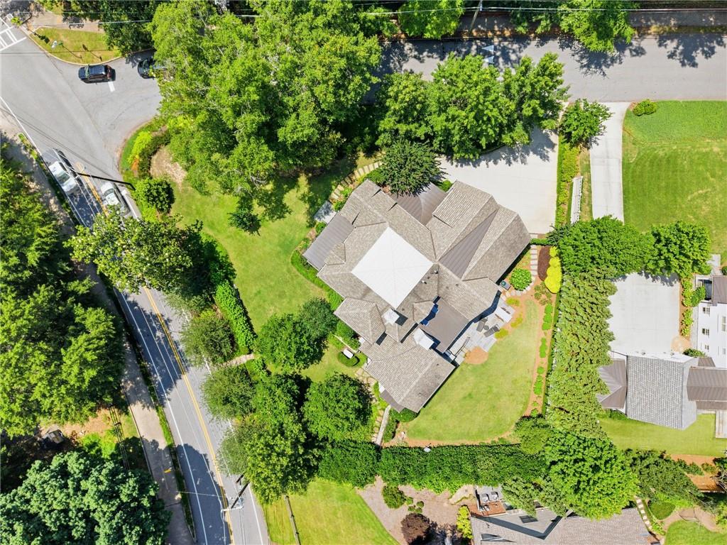 4384 Powers Ferry Road NW