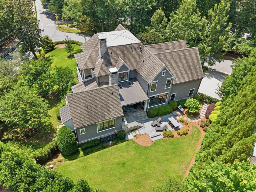 4384 Powers Ferry Road NW