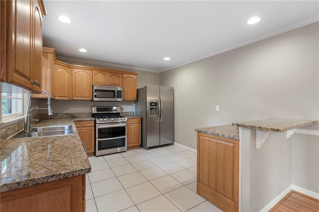 2353 Cortez Way NE