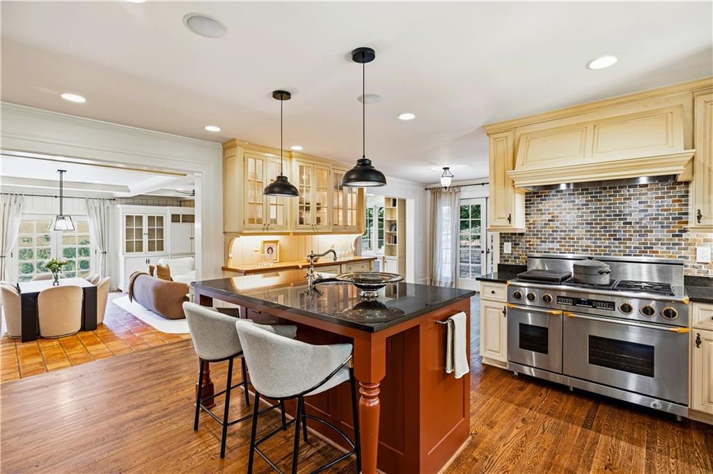 9 Palisades Road NE