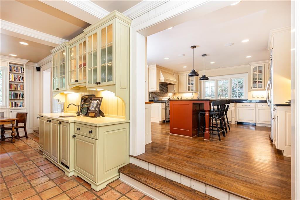 9 Palisades Road NE