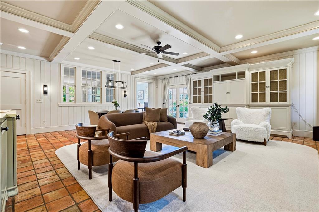 9 Palisades Road NE