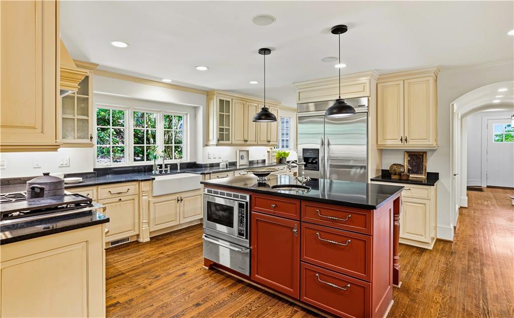 9 Palisades Road NE
