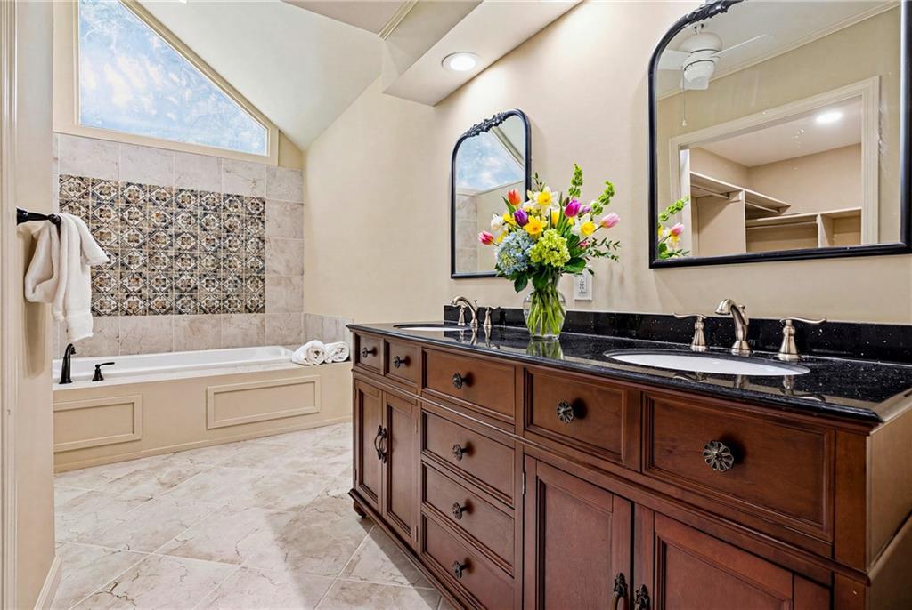 2571 Meadowglen Trail