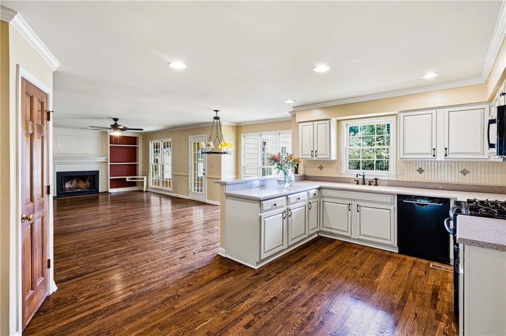 2571 Meadowglen Trail