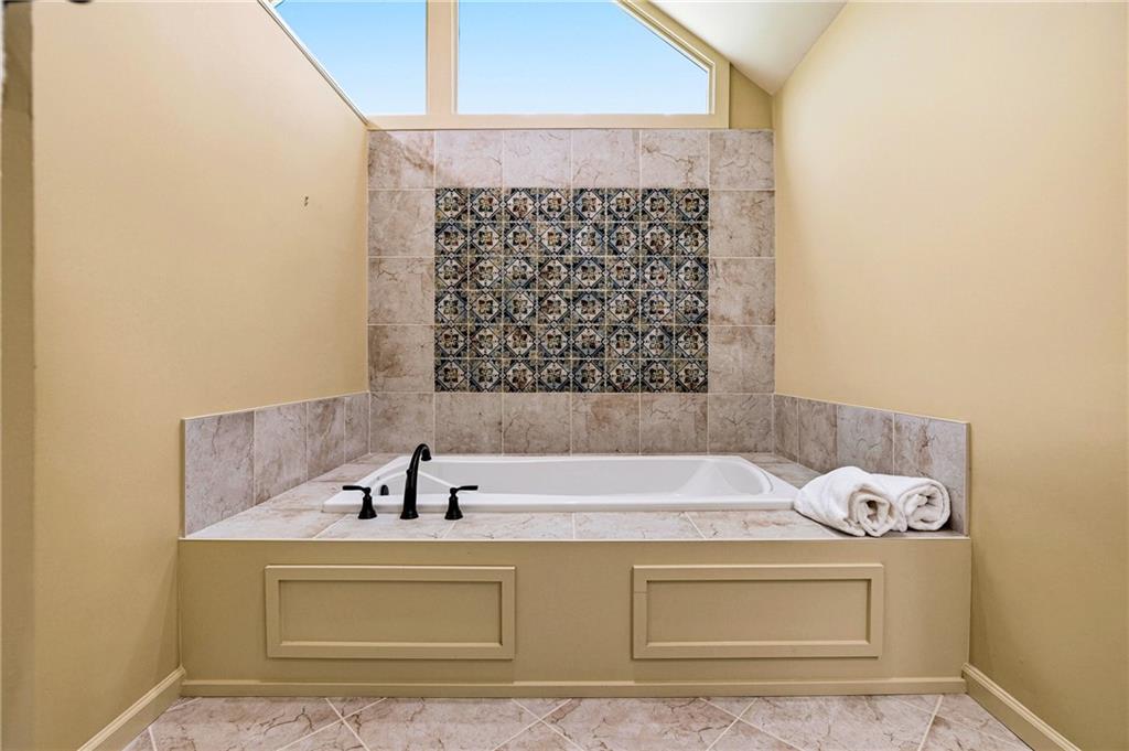 2571 Meadowglen Trail