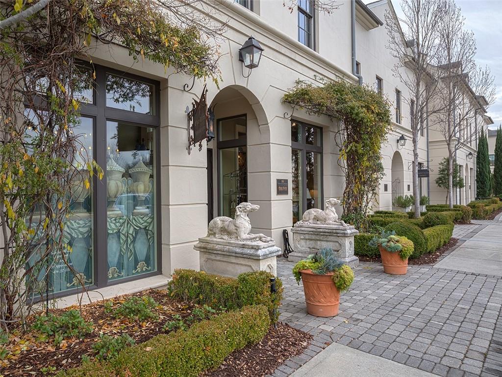 311 Peachtree Hills Avenue NE Unit 12F
