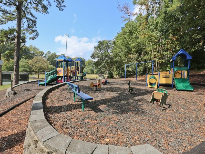 311 Peachtree Hills Avenue NE Unit 12F