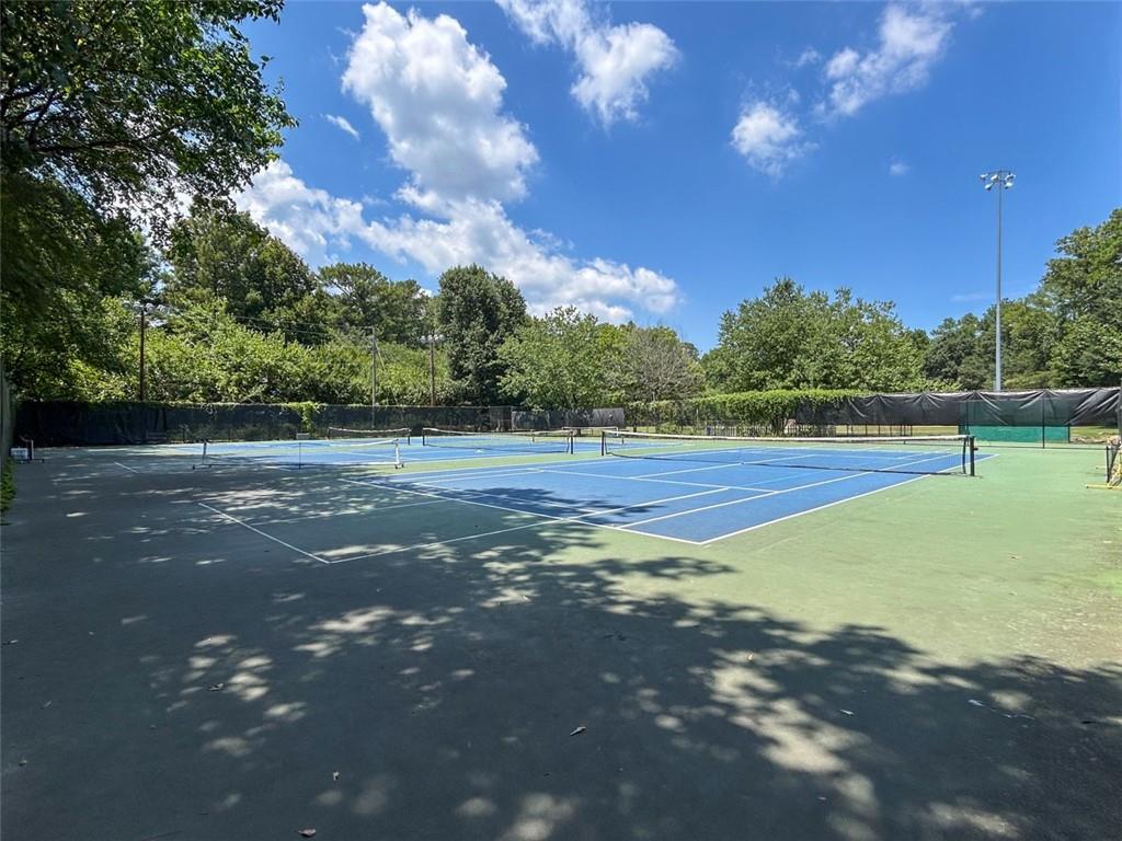 311 Peachtree Hills Avenue NE Unit 12F