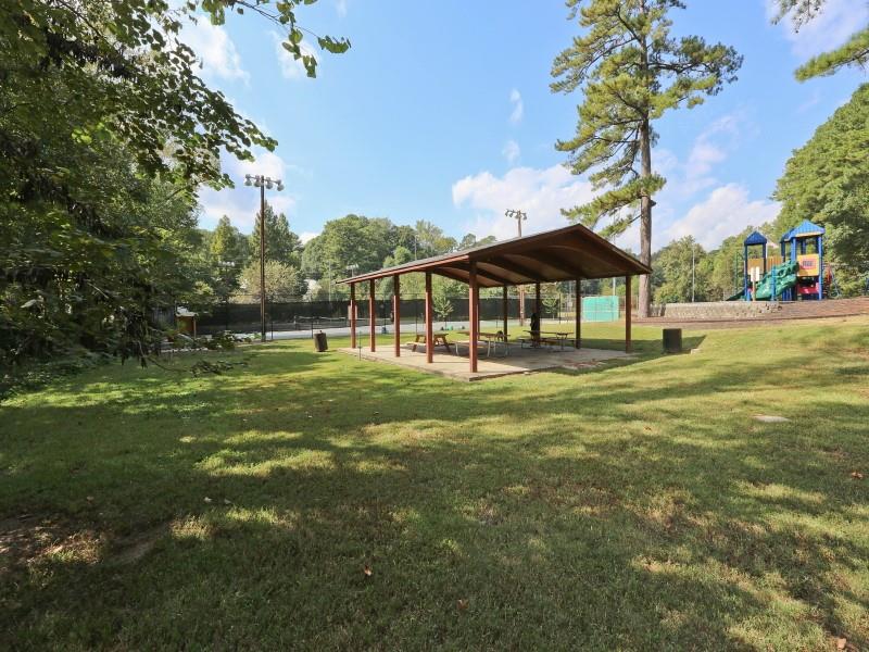 311 Peachtree Hills Avenue NE Unit 12F