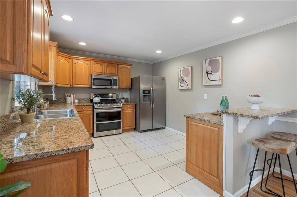 2353 Cortez Way NE