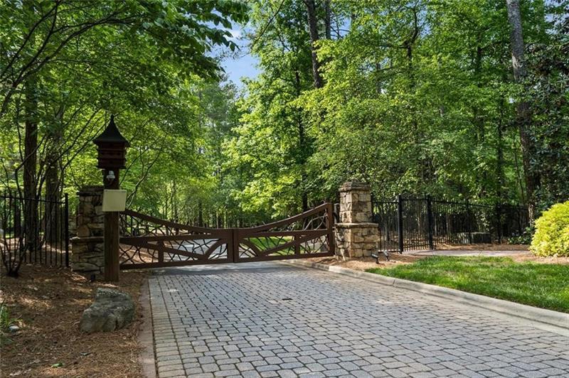 989 Middle Fork Trail