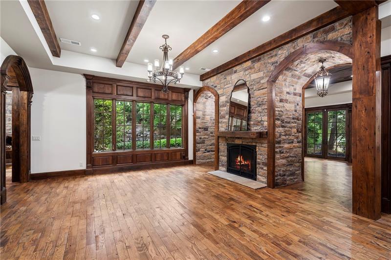 989 Middle Fork Trail