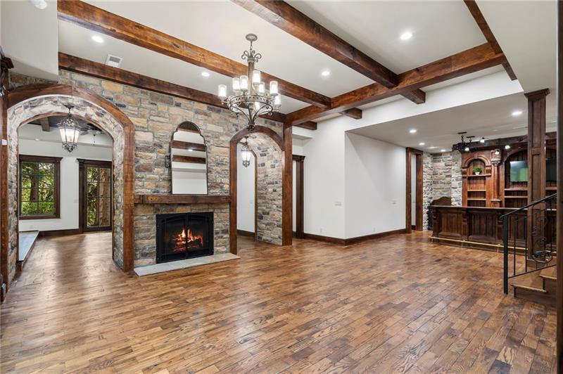 989 Middle Fork Trail